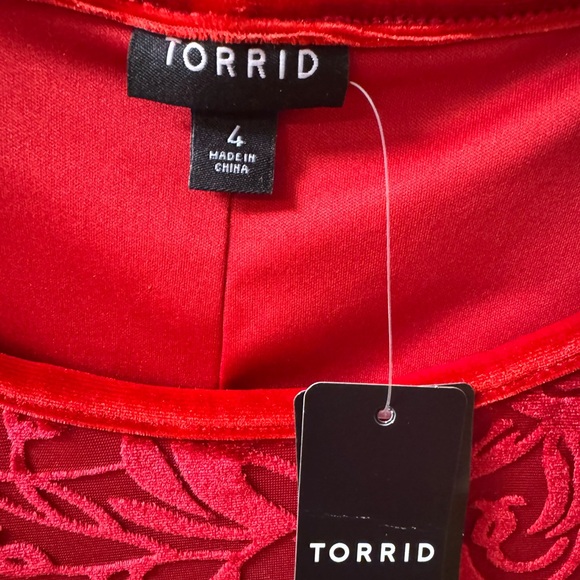 NWT Torrid Red Velvet Peplum Top - Picture 3 of 6